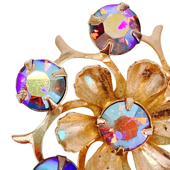 Vintage Mid Century Gold Tone Flower Brooch Purple Aurora Borealis Rhinestones - Picture 4 of 9